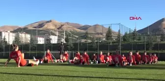 Türkiye U19 Kadın Futbol Milli Takımı, Avrupa Şampiyonası öncesi Erzurum'da hazırlık kampına başladı