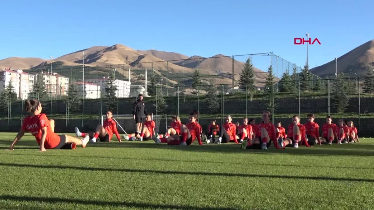 Türkiye U19 Kadın Futbol Milli Takımı, Avrupa Şampiyonası öncesi Erzurum\'da hazırlık kampına başladı