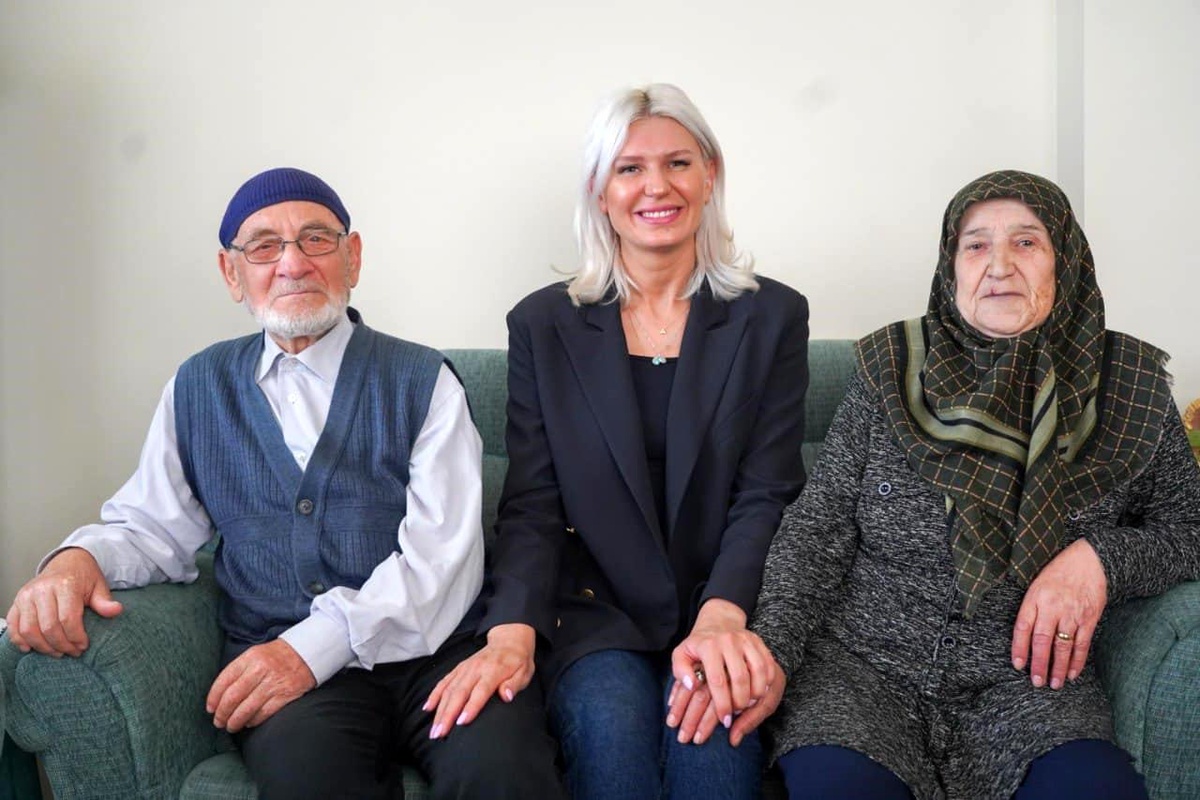 Subaşı şehit ailesini ve Kıbrıs Gazisi\'ni yalnız bırakmadı