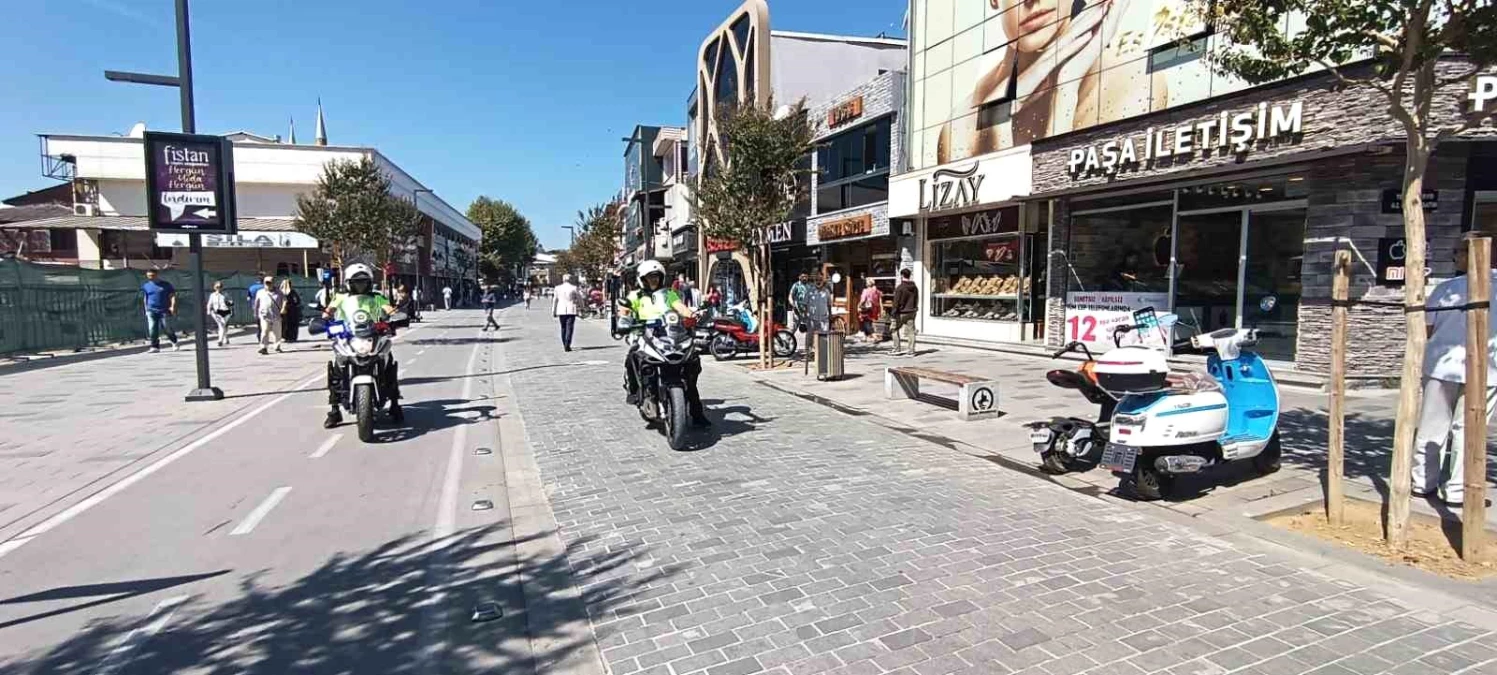 Düzce\'de İstanbul Caddesi\'nde motosiklet ve elektrikli bisiklet denetimi