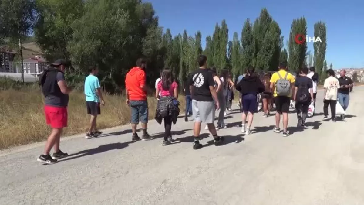 Yabancı Uyruklu Öğrenciler Bayburt\'ta Doğa Yürüyüşünde Eğlendi