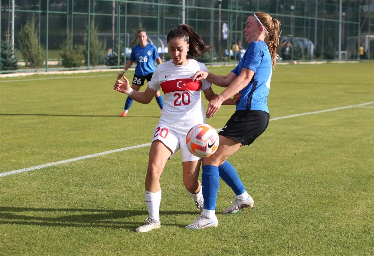 19 Yaş Altı Kadın Milli Futbol Takımı Estonya\'yı 3-2 Yendi