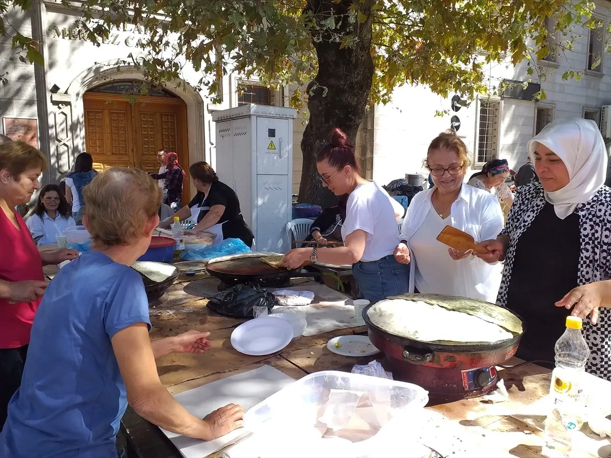 CHP Alaplı Kadın Kolları İhtiyaç Sahibi Öğrencilere Destek İçin Kermes Düzenledi