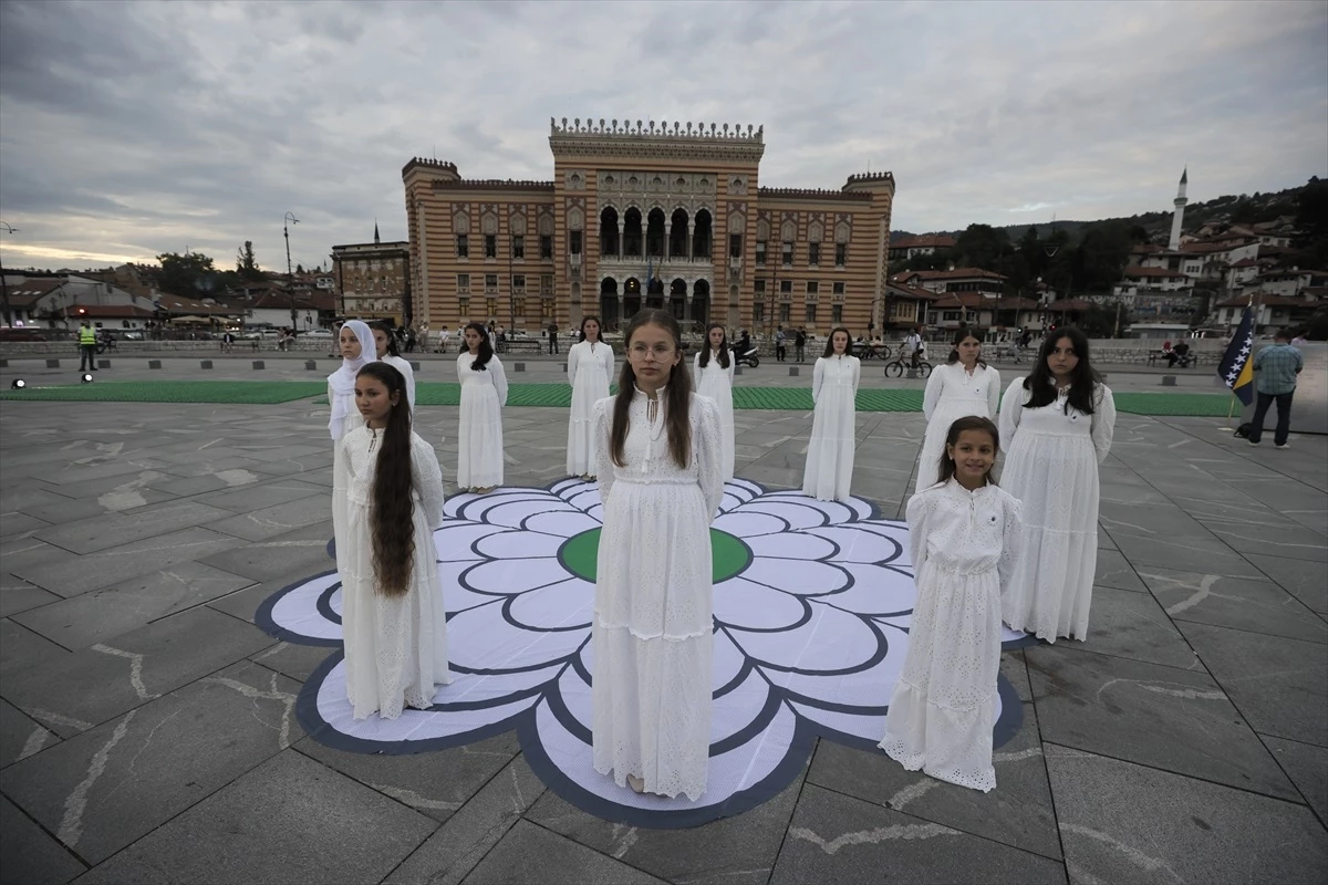Srebrenitsa Anıt Merkezi\'nin açılışı 20. yıl töreniyle kutlandı