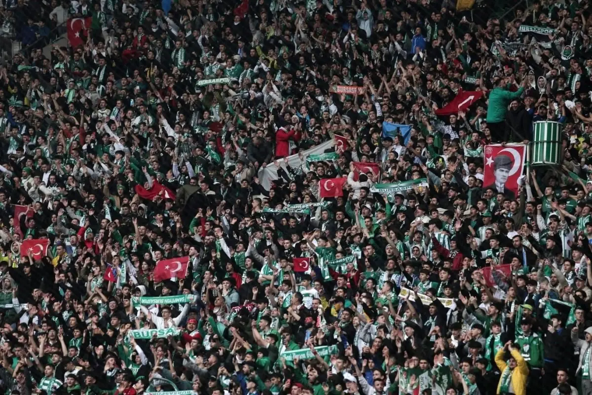 Bursaspor Kulübü, Altınordu maçı bilet fiyatlarına yüzde 50 indirim uyguladı