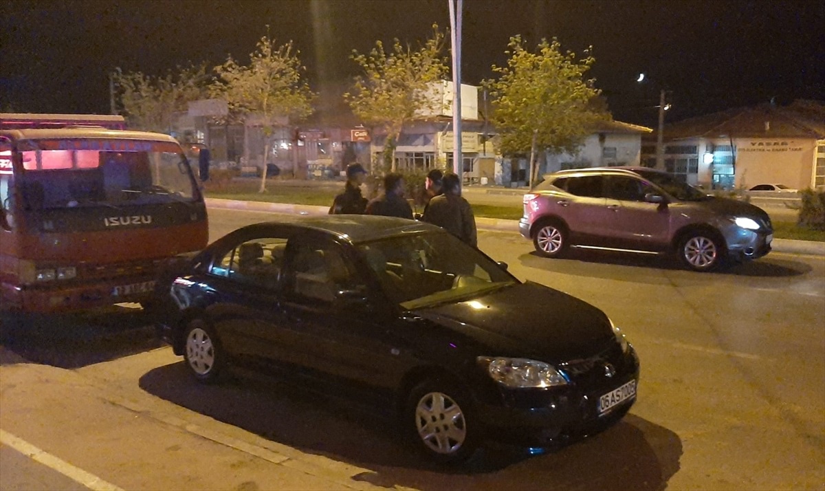 Çorum\'da trafik kazasında bir kişi yaralandı, sürücü bıçaklandı