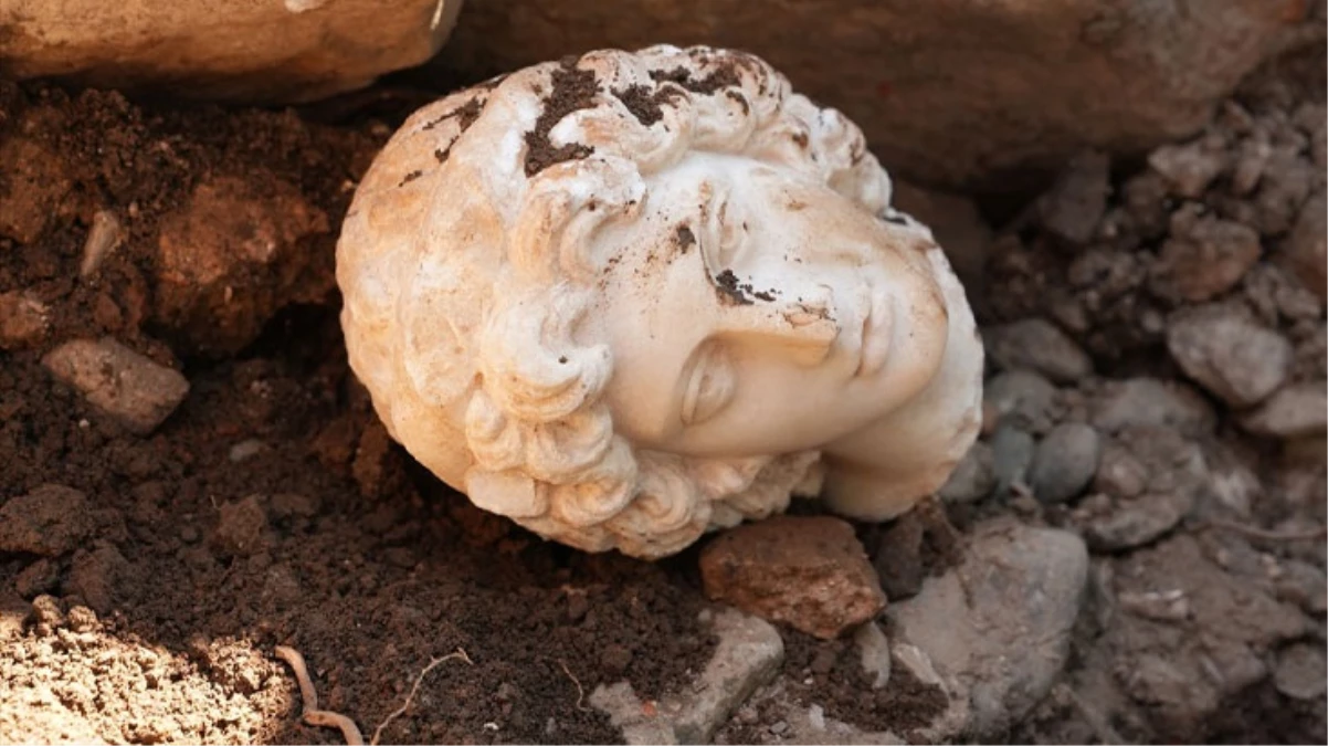 Düzce\'deki kazı çalışmalarında Büyük İskender\'e ait heykel başı bulundu