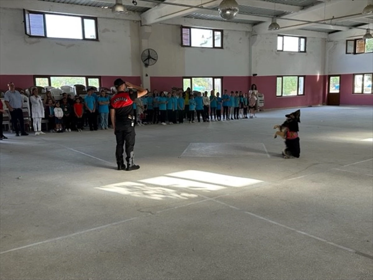 Edirne Jandarma Komutanlığı, Okullarda Çocuklara Eğitim Verdi