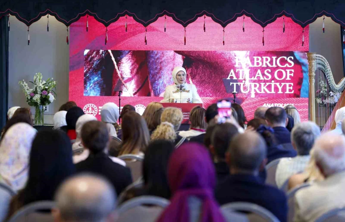 Emine Erdoğan, Türkevi\'ndeki sergide Anadolu tekstilini first lady\'lere tanıttı