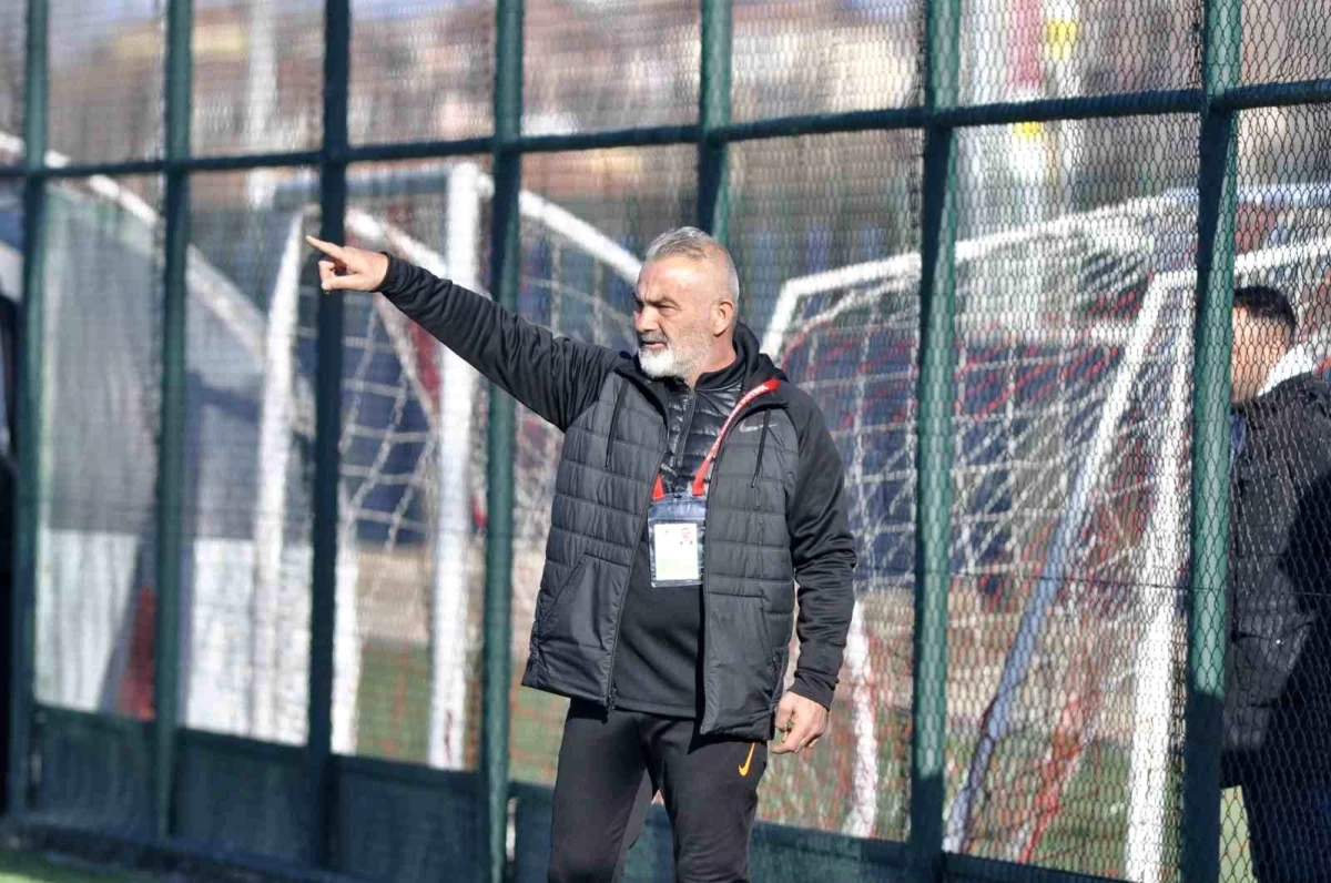Erciyes Esen Makine Futbol Kulübü\'nde Antrenör Göksel Zehir ile Yollar Ayrıldı