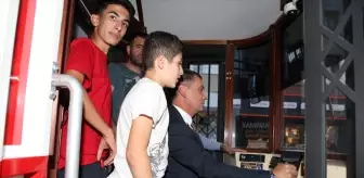 Gölbaşı Belediye Başkanı Ramazan Şimşek, Nostaljik Tramvay Projesi'nde test sürüşünü gerçekleştirdi
