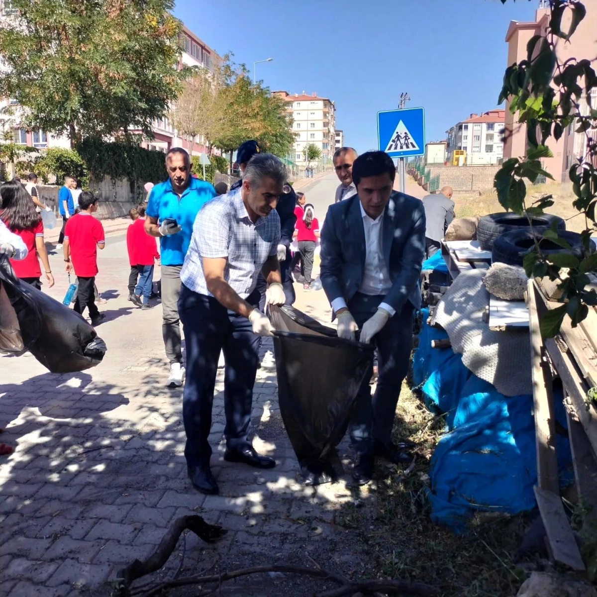 İncesu\'da 6 Bin Öğrenci Okul Çevrelerini Temizledi