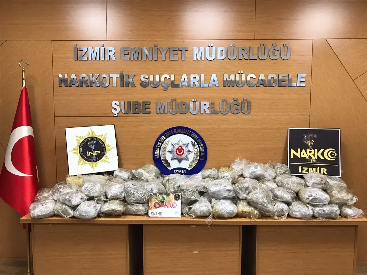 İzmir\'de 71 Uyuşturucu Operasyonunda 47 Şüpheli Tutuklandı