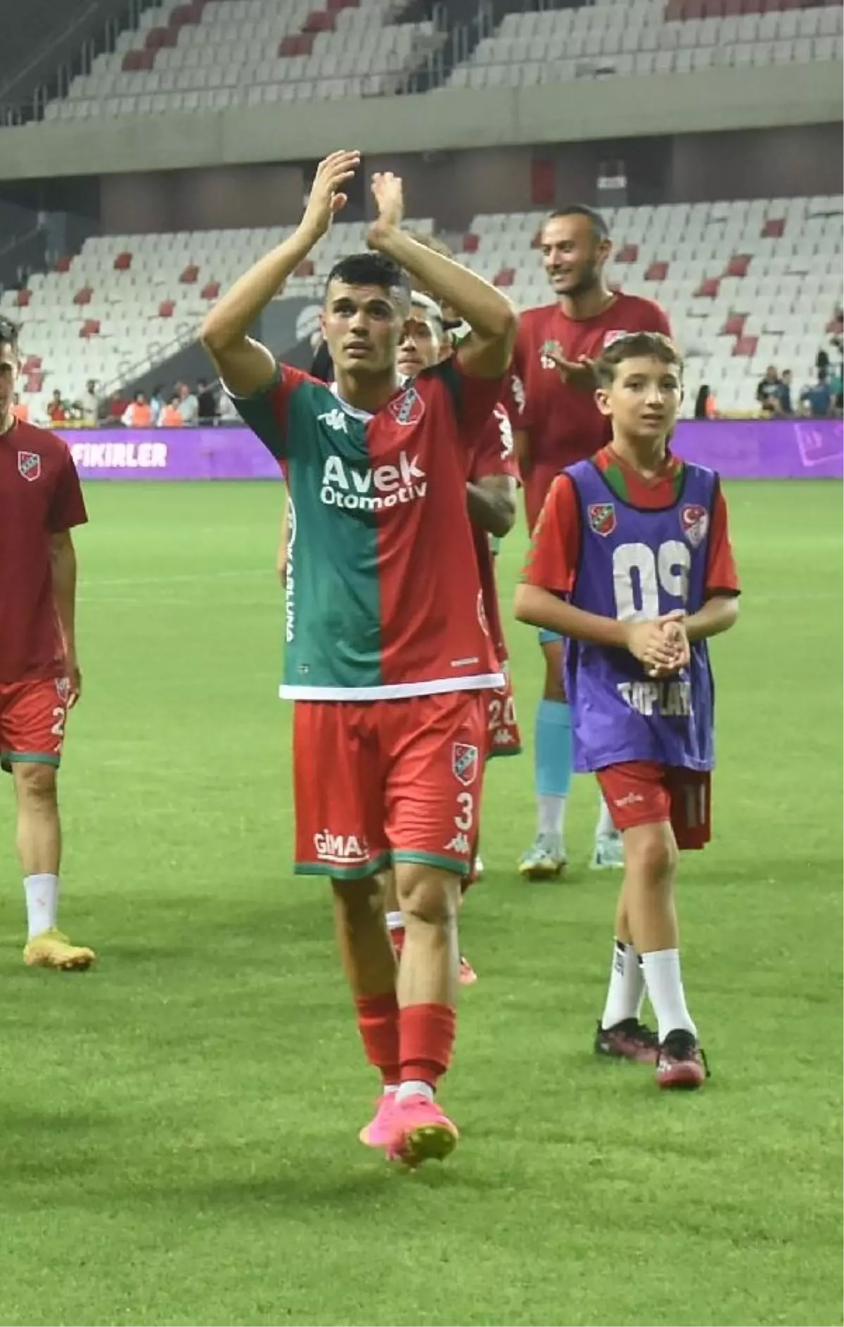 Karşıyaka\'da altyapıdan yükselen tek isim Ferdi Burgaz