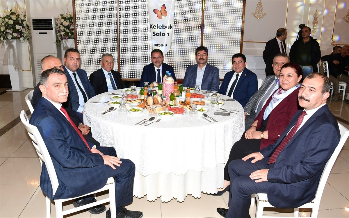 Kırşehir\'de Ahilik Haftası kutlamaları kapsamında esnaf gecesi düzenlendi