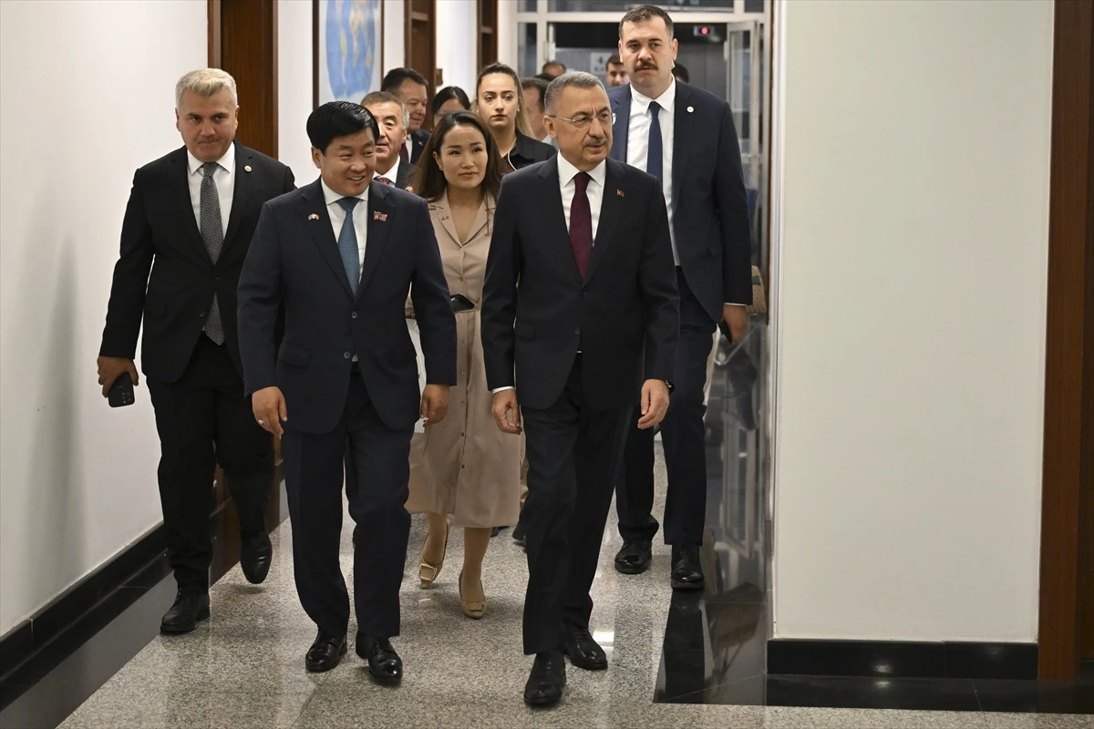 TBMM Dışişleri Komisyonu Başkanı Fuat Oktay, Moğolistan heyetiyle görüştü