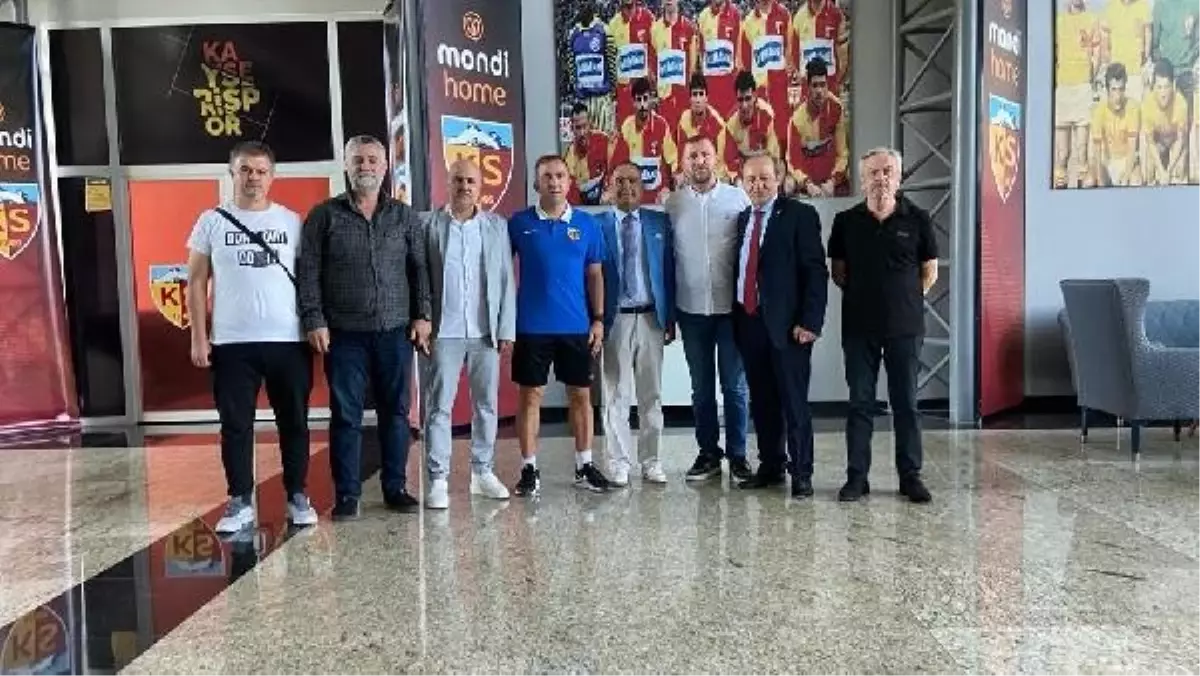 TSYD Kayseri Şubesi, Kayserispor Teknik Direktörü Recep Uçar\'ı ziyaret etti