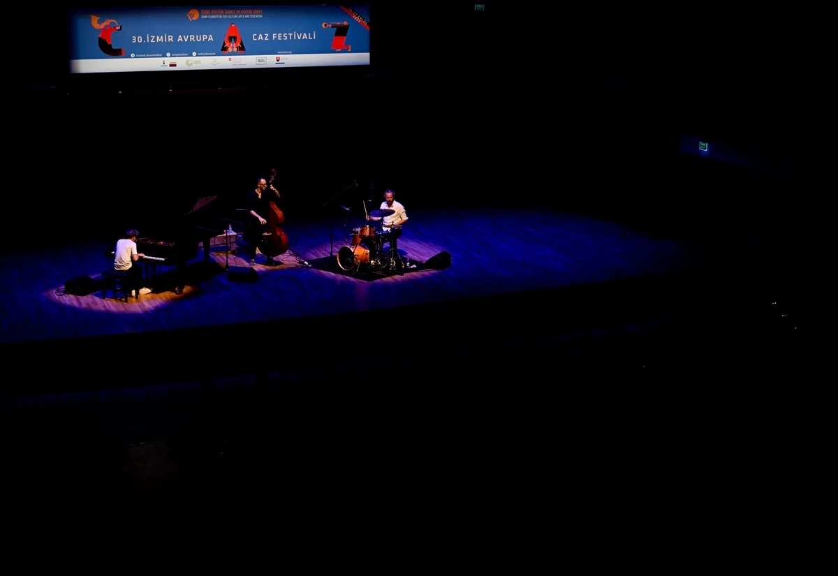 Uri Gincel Trio, İzmir Avrupa Caz Festivali\'nde sahne aldı