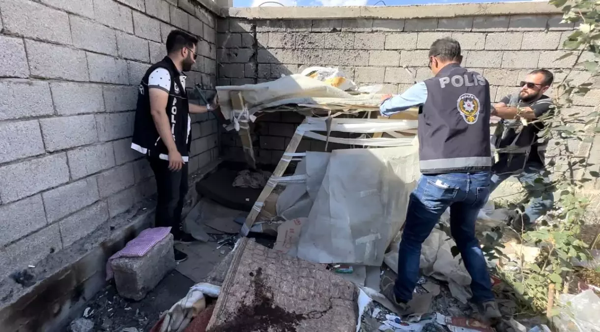 Yüksekova\'da uyuşturucu operasyonu: Metruk binalar yıkıldı