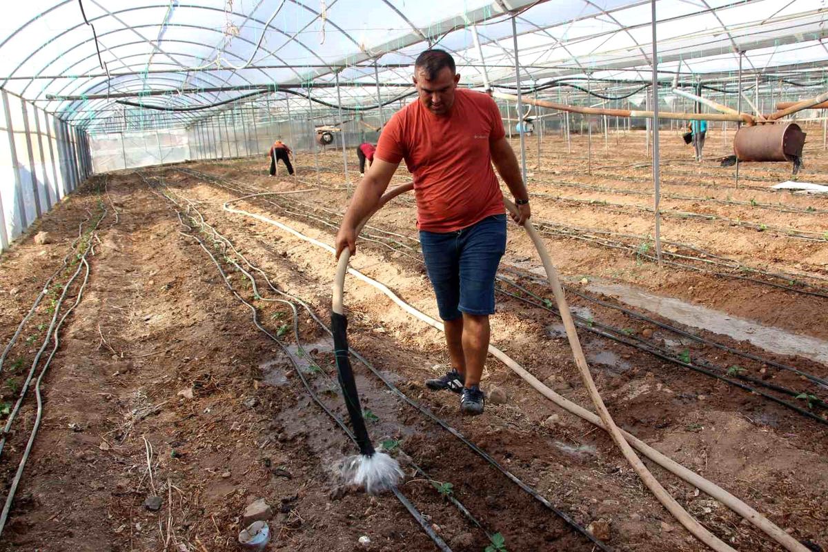 Kumluca\'da 130 Milyon Fidan Toprakla Buluştu