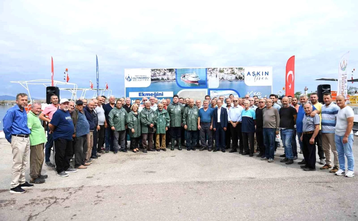 Altınordu Belediyesi Balıkçılara Maddi Destek Sağladı