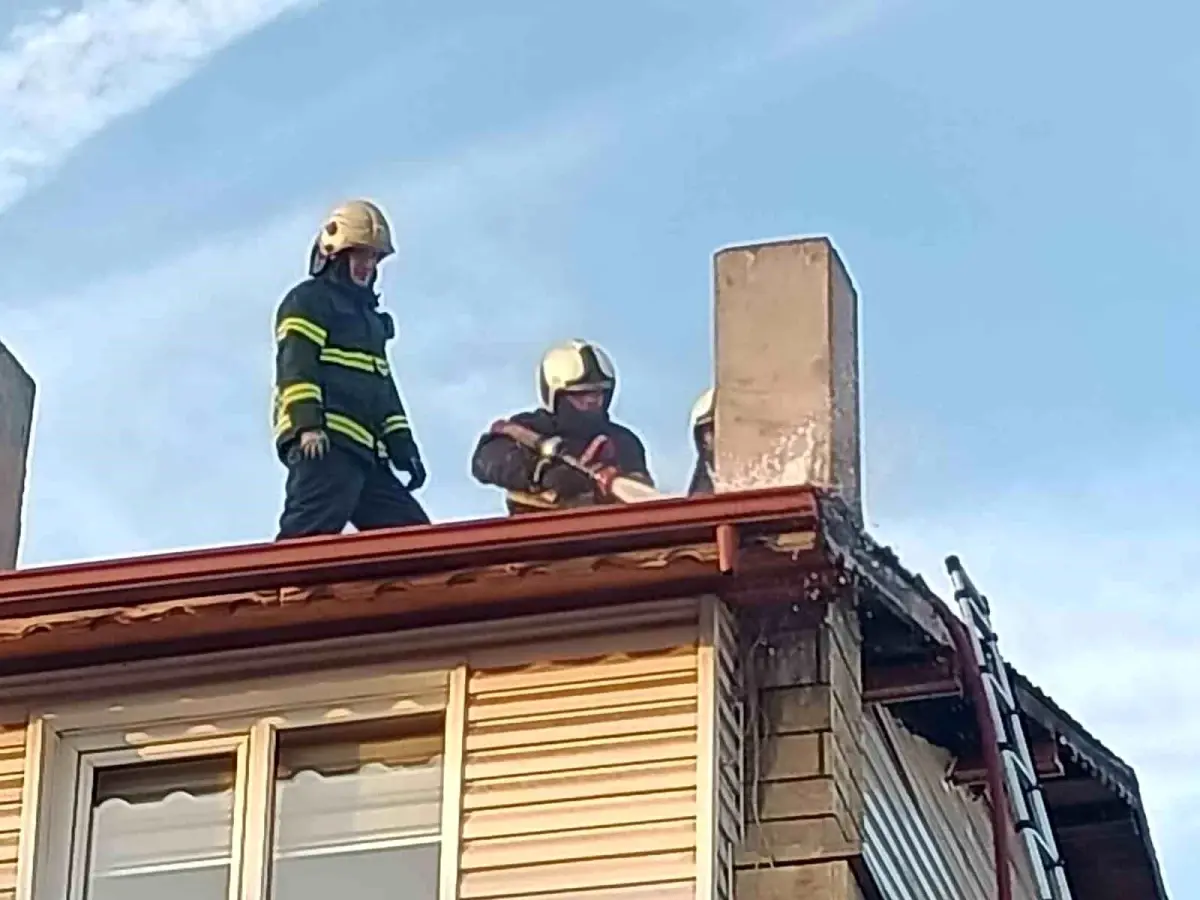 Kursiyerlerin biber közleme faciası: İki katlı binada yangın çıktı