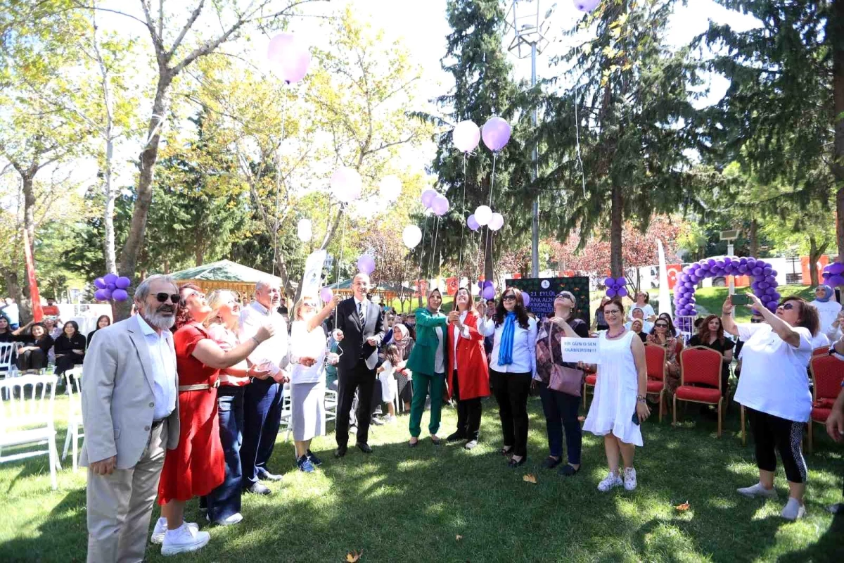 Pamukkale Belediyesi Alzheimer Merkezi\'nin Birinci Yılı Kutlandı
