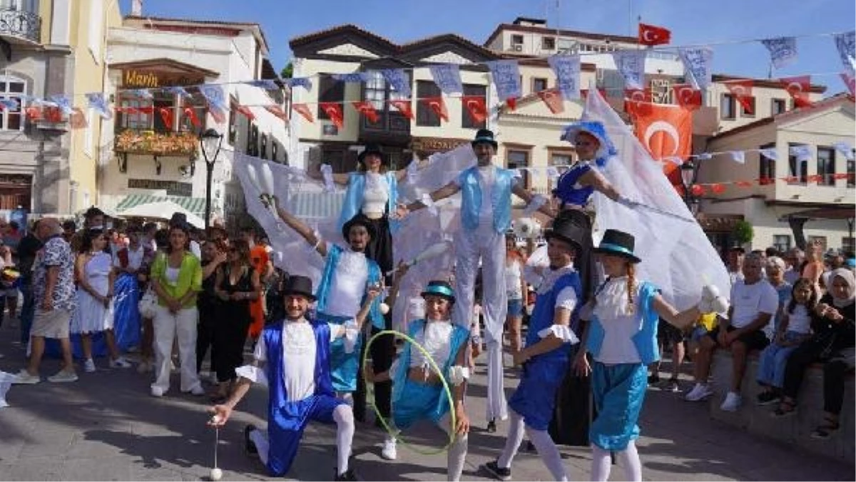 Çeşme Festivali \'Akdeniz\' Temasıyla Başladı