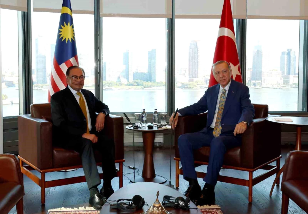 İletişim Başkanlığından, Cumhurbaşkanı Erdoğan\'ın Malezya Başbakanı Enver\'i kabulüne ilişkin açıklama Açıklaması