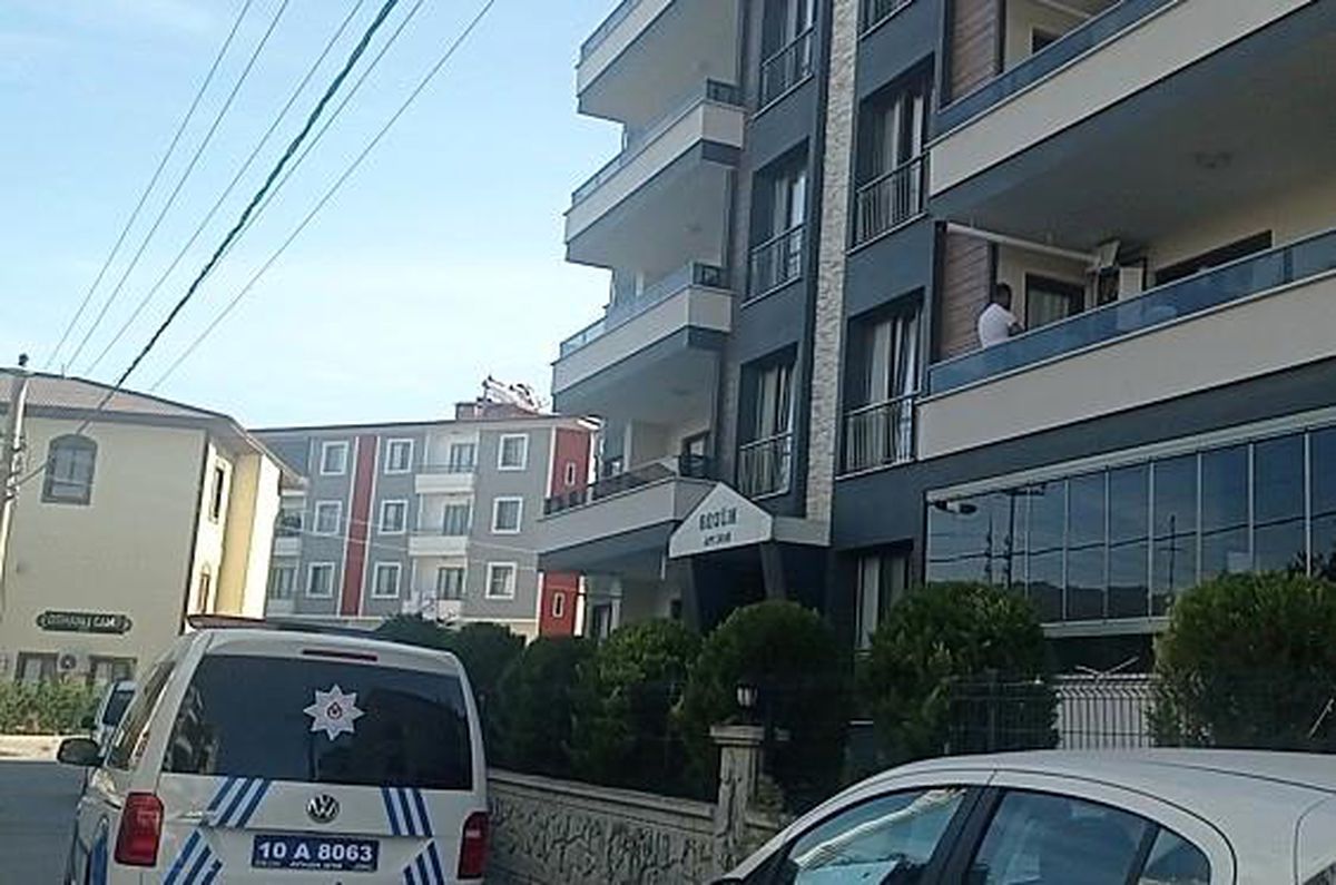 Edremit\'te Kombi Patlaması: Can kaybı ve yaralanma olmadı
