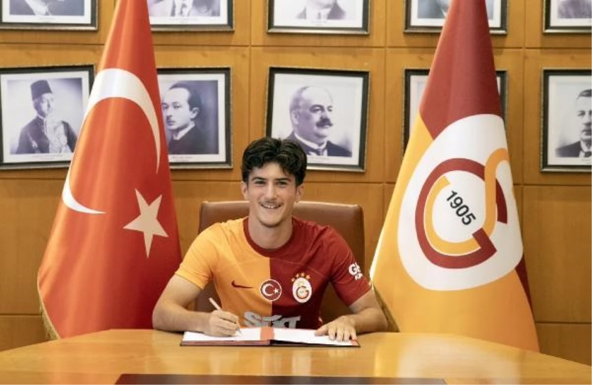 Galatasaray, Alman ekibi Borussia Dortmund\'dan 17 yaşındaki futbolcu Gökdeniz Gürpüz\'ü transfer ettiğini açıkladı.