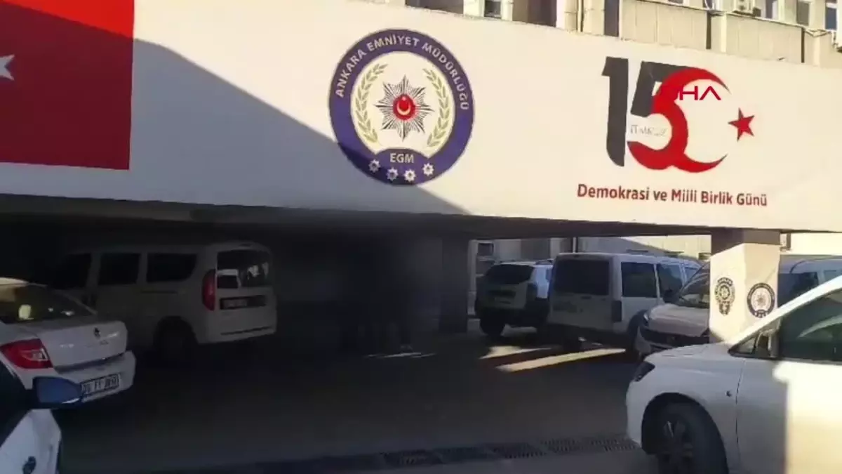 Ankara\'da \'gaybubet evi\' operasyonu: 13 FETÖ üyesi gözaltına alındı