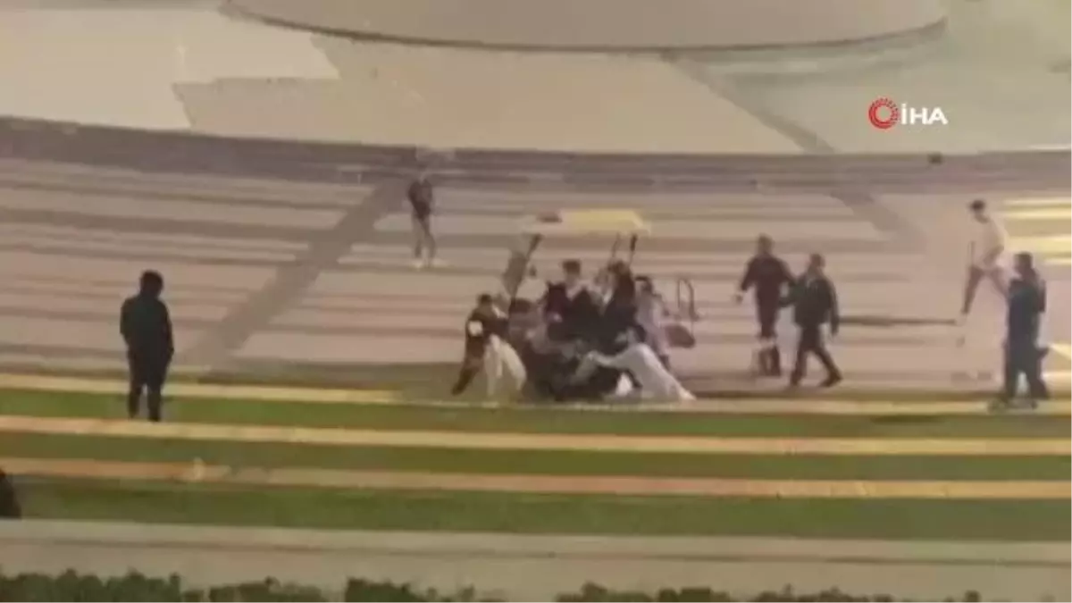 Balıkesir\'de Avlu\'da çıkan kavga kameralara yansıdı