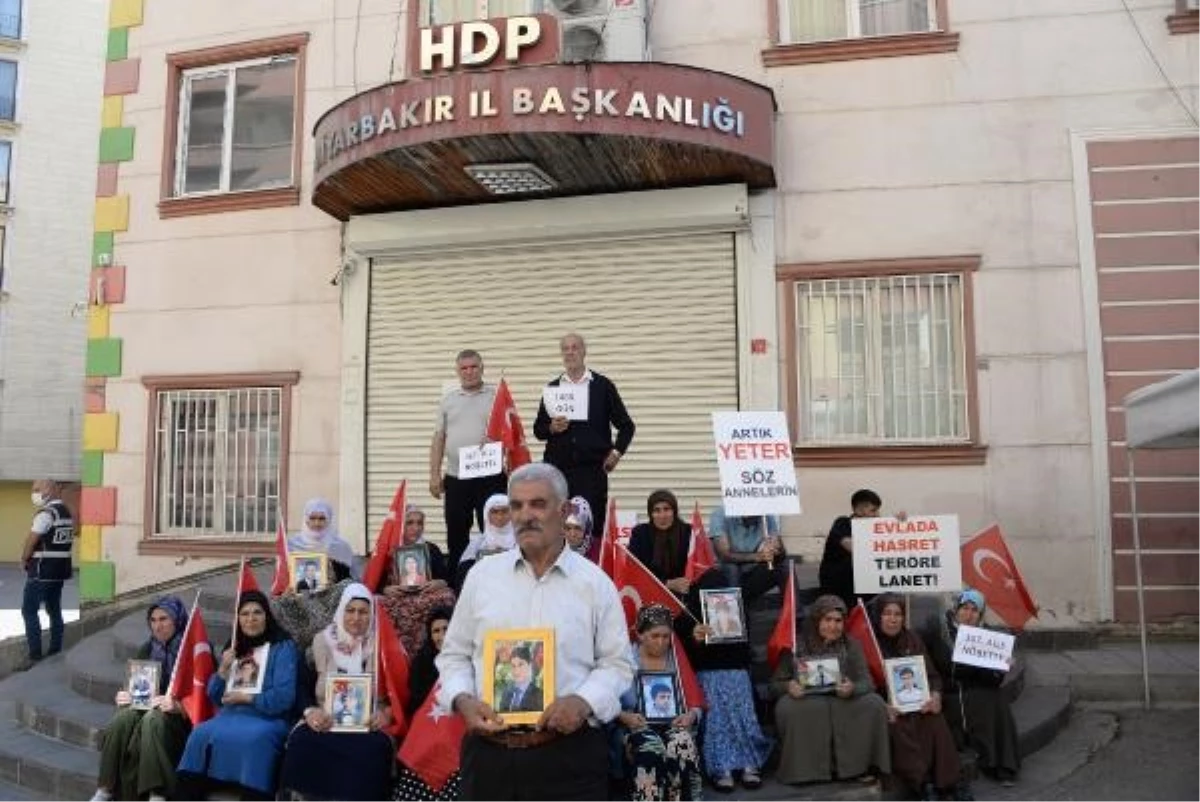Diyarbakır\'da evlat nöbeti tutan aile sayısı 367\'ye çıktı