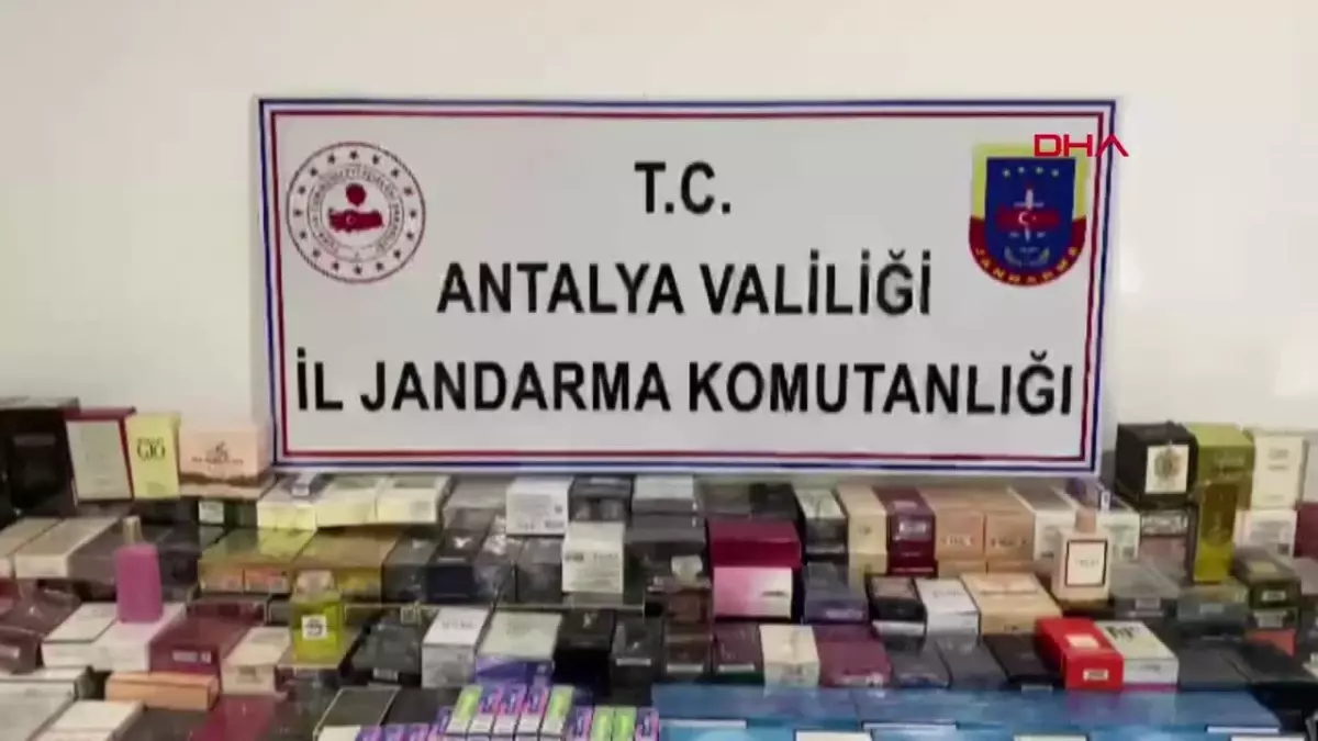 Antalya\'da Kaçak Sigara, Elektronik Sigara ve Parfüm Operasyonu