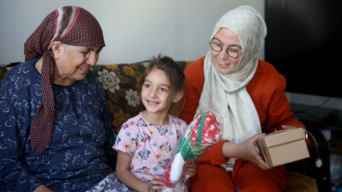 Kahramanmaraş Büyükşehir Belediyesi Alzheimer hastalarını ziyaret etti
