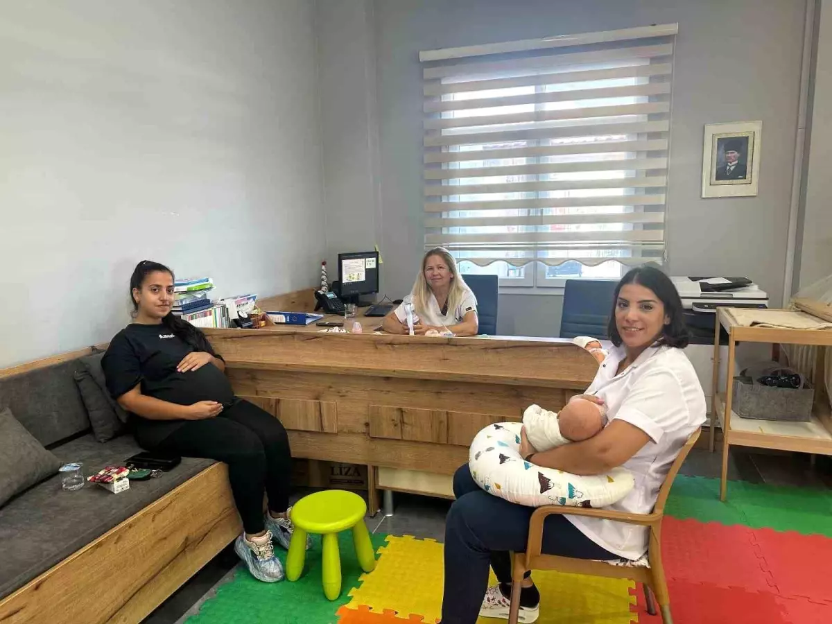 Kuşadası\'nda Anne-Baba Çocuk Merkezi\'nde Ebeveynlere Yönelik Eğitimler Devam Ediyor