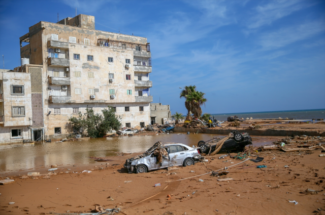 Libya'da sel felaketi: 43 bin kişi yerinden oldu