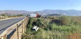 Alaşehir'de köprüden düşen minibüsün sürücüsü yaralandı