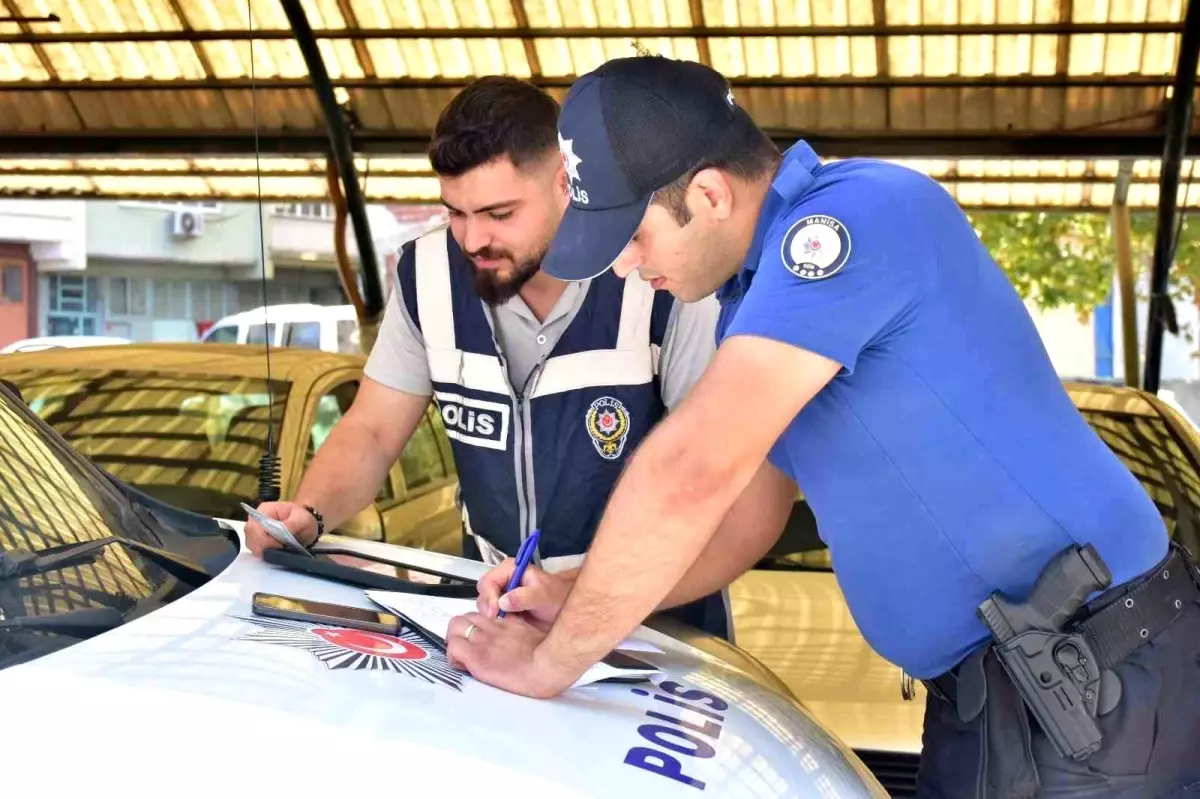 Manisa\'da yapılan güven huzur uygulamasında 19 şahıs yakalandı
