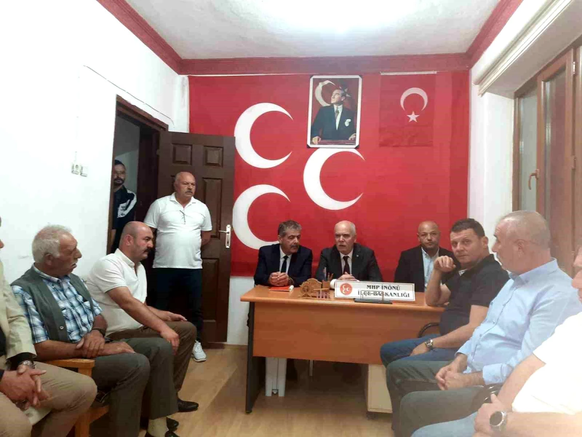 MHP Eskişehir İl Başkanı İsmail Candemir, MHP İnönü İlçe Başkanlığını ziyaret etti