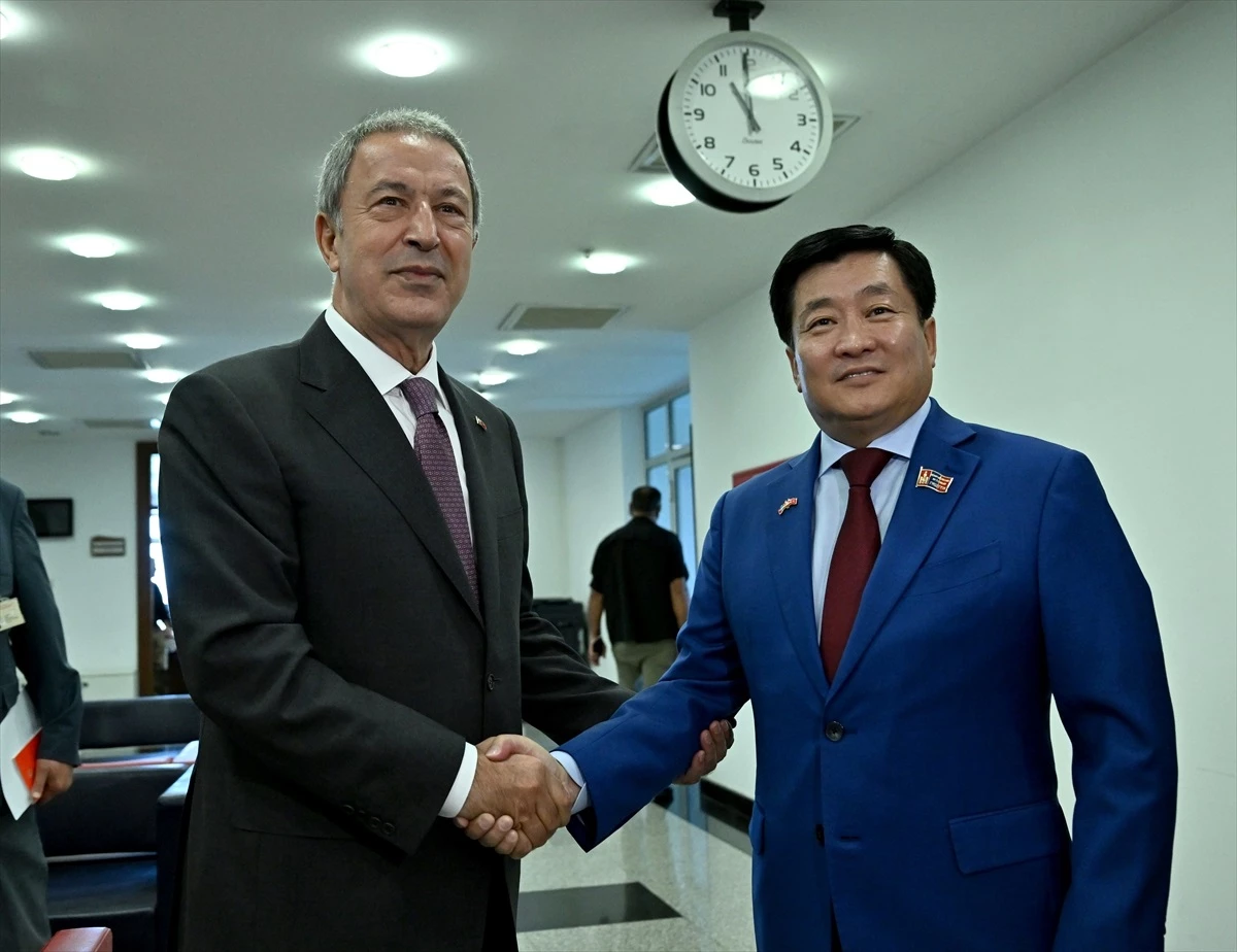 TBMM Milli Savunma Komisyonu Başkanı Hulusi Akar, Moğolistan heyetiyle bir araya geldi