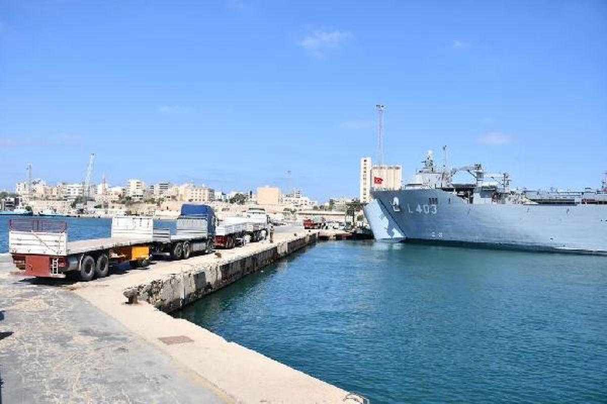 Libya\'ya yardım malzemeleri TCG Sancaktar gemisiyle gönderildi