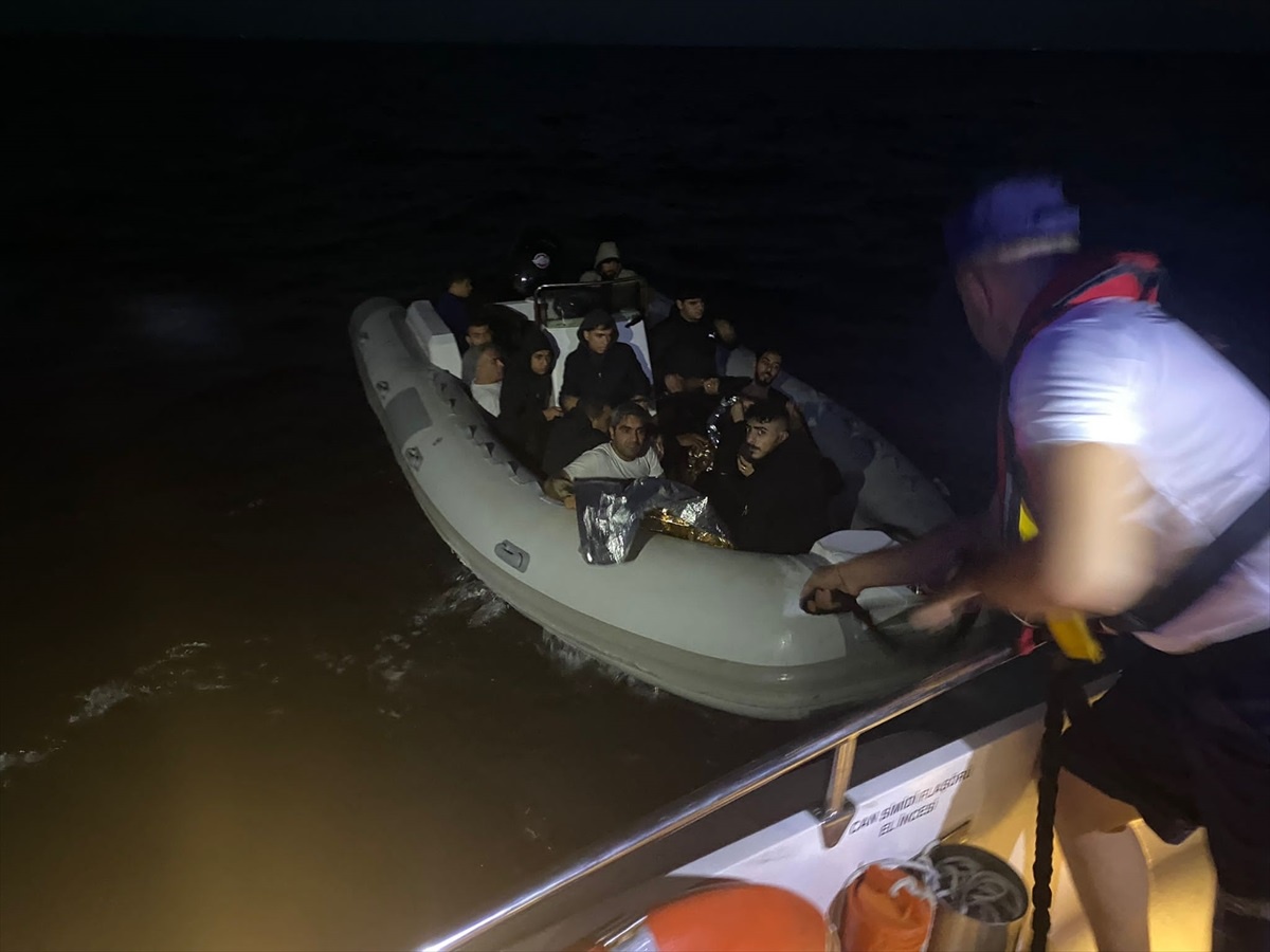 Muğla Açıklarında 17 Düzensiz Göçmen Kurtarıldı, 66 Göçmen Yakalandı