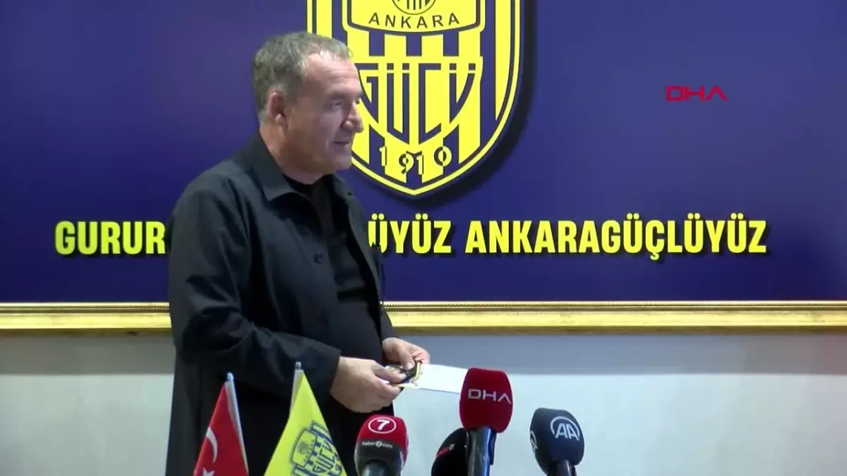 MKE Ankaragücü Başkanı Faruk Koca, madalya kazanan sporcuları ödüllendirdi