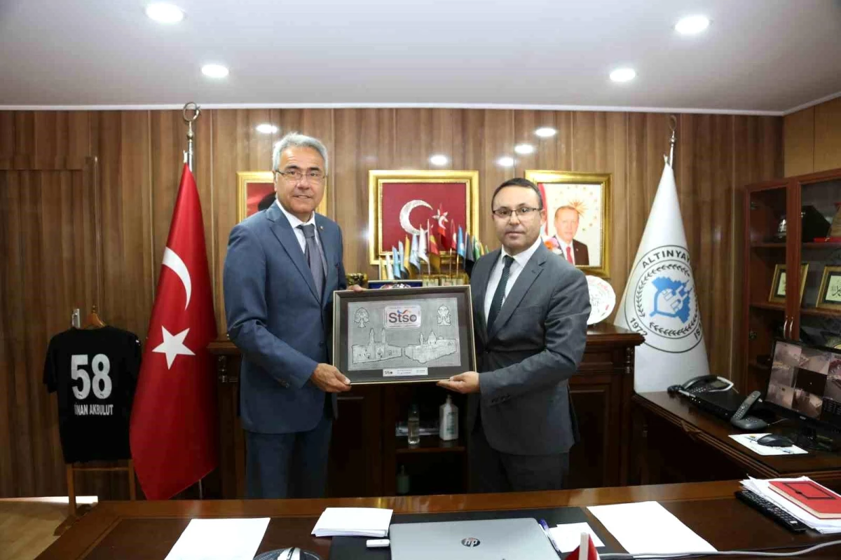 STSO Başkanı Zeki Özdemir, Altınyayla ilçesinde ziyaretlerde bulundu