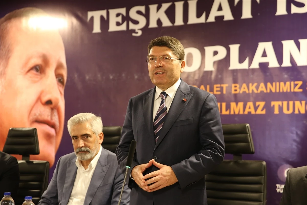 Adalet Bakanı Tunç, Diyarbakır\'da "AK Parti Teşkilat İstişare Toplantısı"nda konuştu Açıklaması