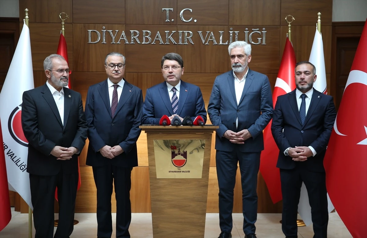 Adalet Bakanı Tunç, Diyarbakır Valiliğini ziyaretinde konuştu Açıklaması