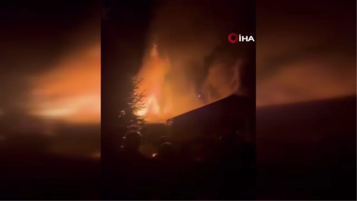 Zonguldak\'ta Ahşap Bina Yangınında Büyük Panik