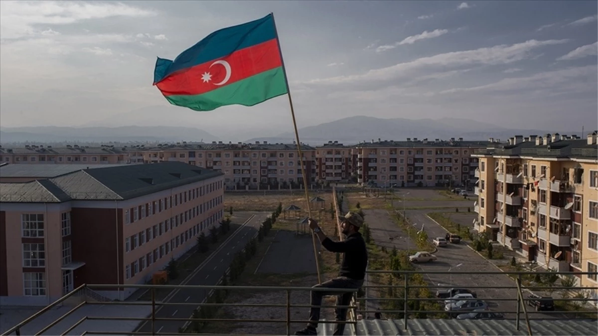 Azerbaycan, Dağlık-Karabağ\'a insani yardım göndermeye başladı